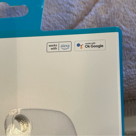 Tile Mate - Model T9001 1 - Bluetooth Tracker, Keys Finder and Item Locator NEW - Picture 3 of 9